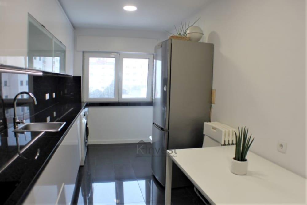 Apartamento T2 Recuperado no Centro de Mem Martins